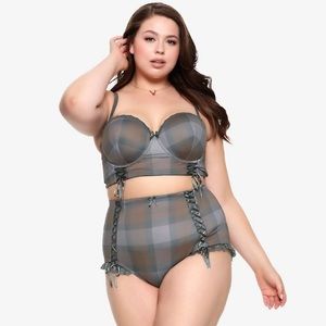 Outlander Plus Size Bra Panty Set